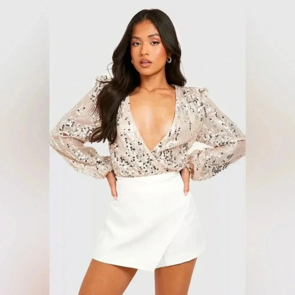 Boohoo | Cream Navy & Silver Sequin Long Sleeve Deep V-Neck Bodysuit Size 24 - Picture 1 of 3